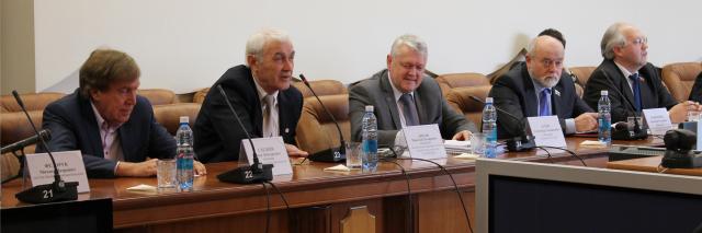 Слева направо: Р.З. Сагдеев, Н.З. Ляхов, А.А. Асеев, Н.П. Похиленко,А.Н. Люлько (фото Павла Красина)